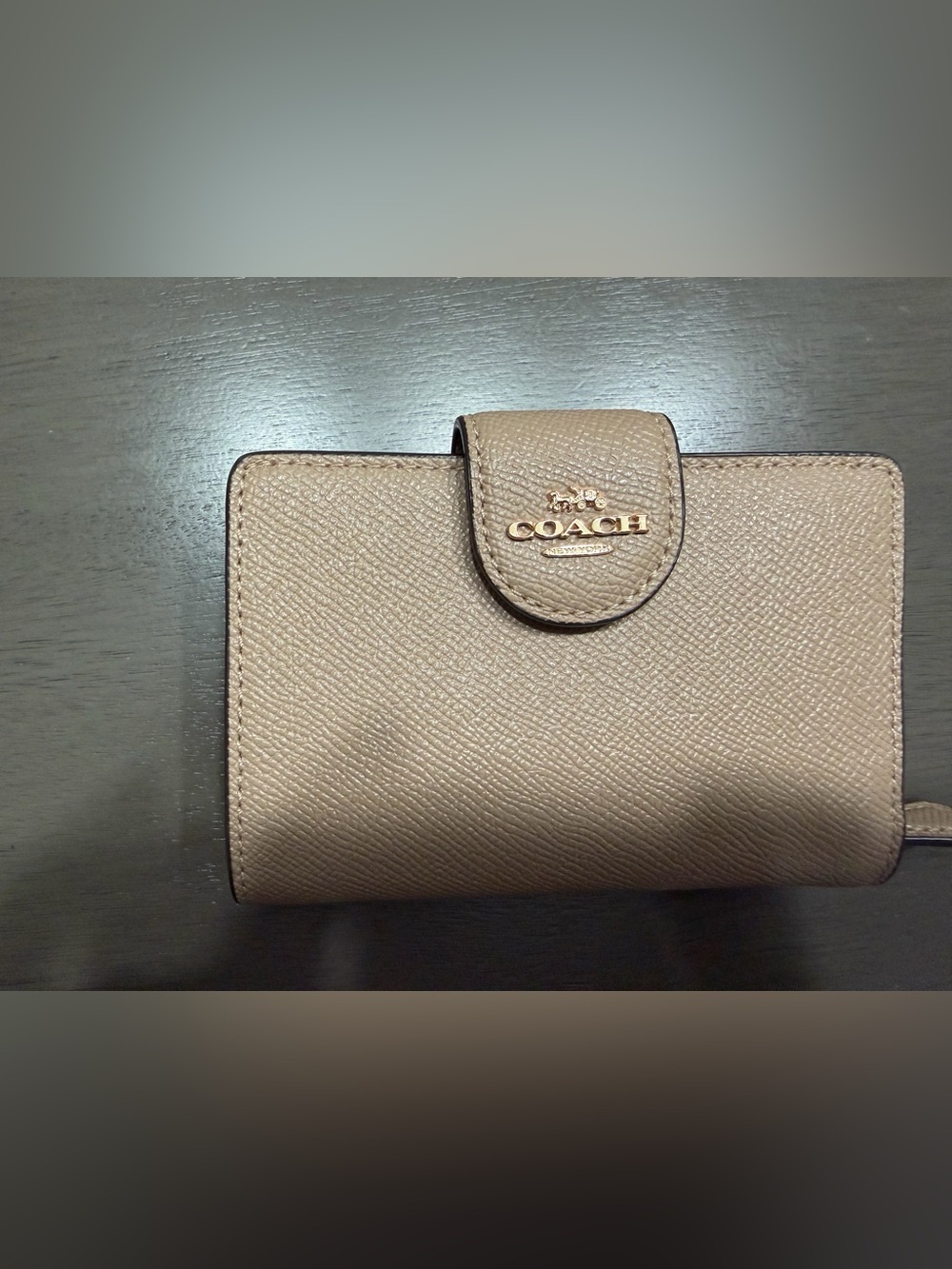 NWOT Coach Medium corner zip wallet